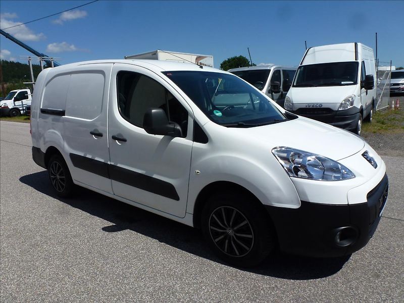 Peugeot Partner 1,6 HDI LONG L2H1 WEBASTO 3mís - fotka 6 z 44