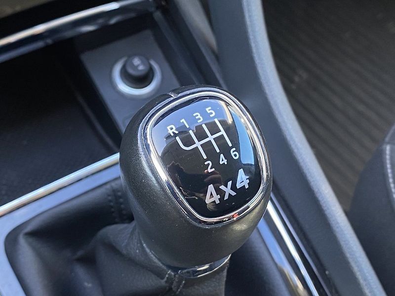 Škoda Karoq 2.0TDi, ČR, 4x4, manual - fotka 14 z 17