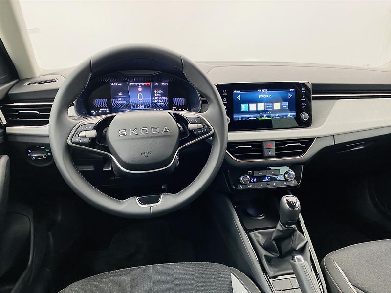 Škoda Scala 1,0 TSI 85kW Top Selection - fotka 10 z 23