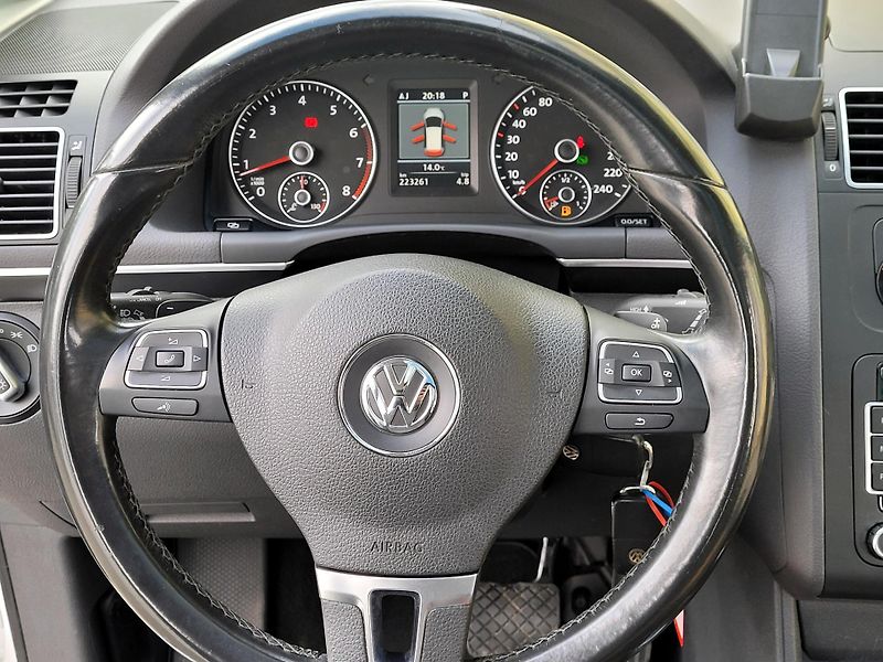 Volkswagen Touran 1,4 DSG Highline, nové ROZVODY - fotka 38 z 46