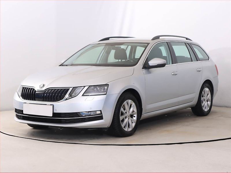 Škoda Octavia (2018) 2.0 TDI, Serv.kniha, Tempomat - fotka 2 z 20