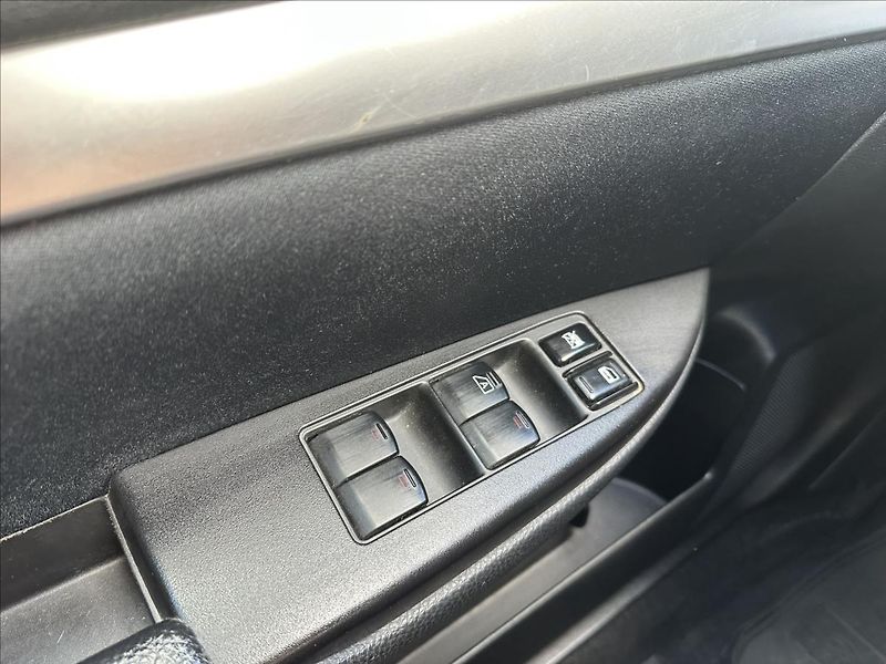 Subaru Legacy 2,0 Serviska 4X4 - fotka 19 z 21