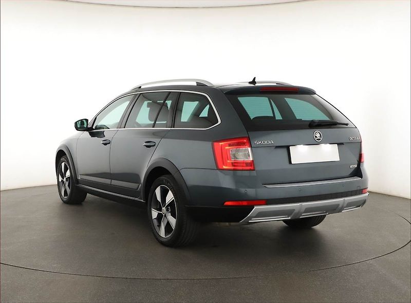 Škoda Octavia (2015) Scout 2.0 TDI, 4X4, Automat - fotka 4 z 16