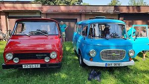 Richard a Michal Pušovi s rodinami odjeli na dovolenou socialistickými vozy.