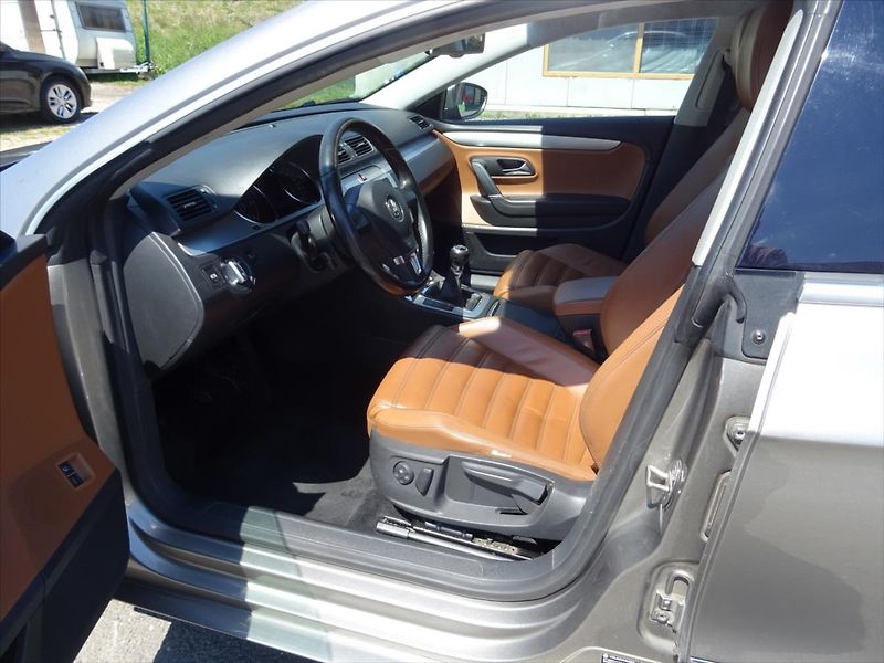 Volkswagen Passat CC 2,0 TDi 100 kW - fotka 10 z 26