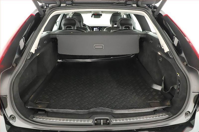 Volvo V90 (2017) Cross Country - fotka 11 z 20