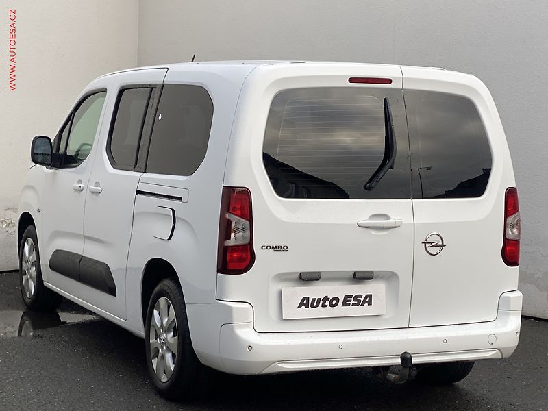 Opel Combo (2020) 1.2T MAXi, 1.maj,ČR, ENJOY - fotka 6 z 18