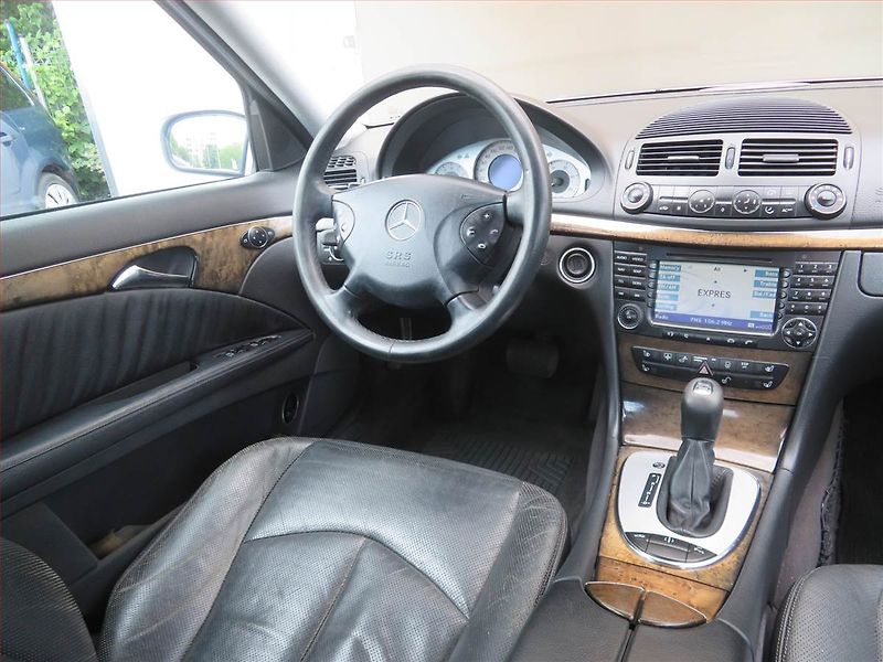 Mercedes-Benz Třídy E (2003) E 320 CDI , Automat, po STK - fotka 7 z 16