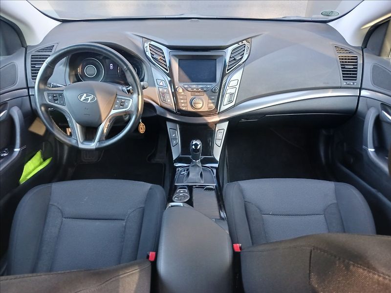 Hyundai i40 1,6 CRDI KOMBI AUTOMAT, ČR - fotka 9 z 23