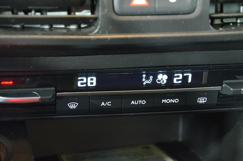 Opel Combo (2022) 1.5D 96 Elegance Plus 5d - fotka 17 z 21