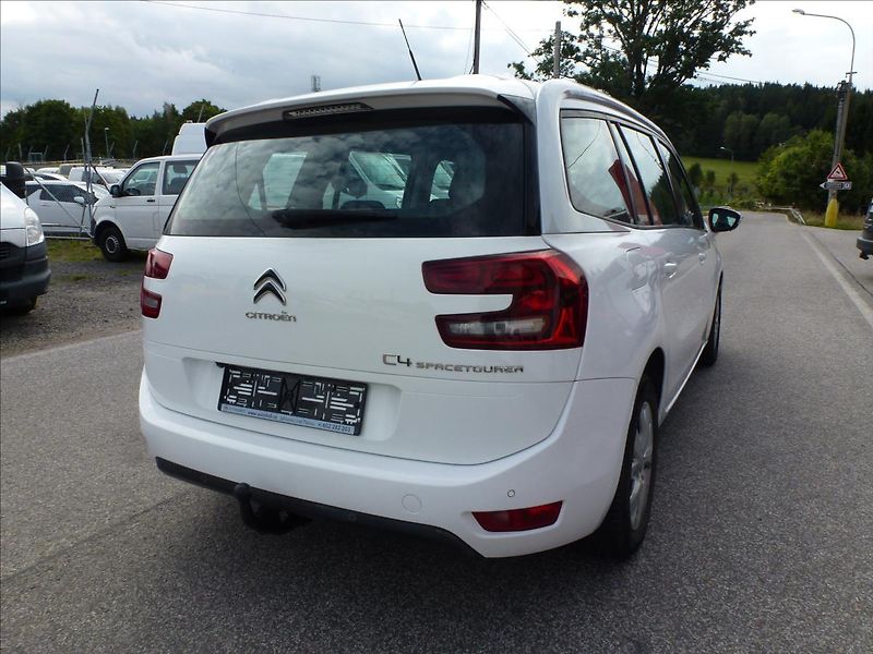 Citroën Grand C4 Picasso 1,2 PureTech 130HP Turbo 6MAN - fotka 10 z 51