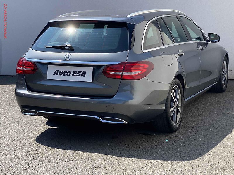 Mercedes-Benz Třídy C (2017) 2.0T C200, Avantgarde, LED - fotka 4 z 18