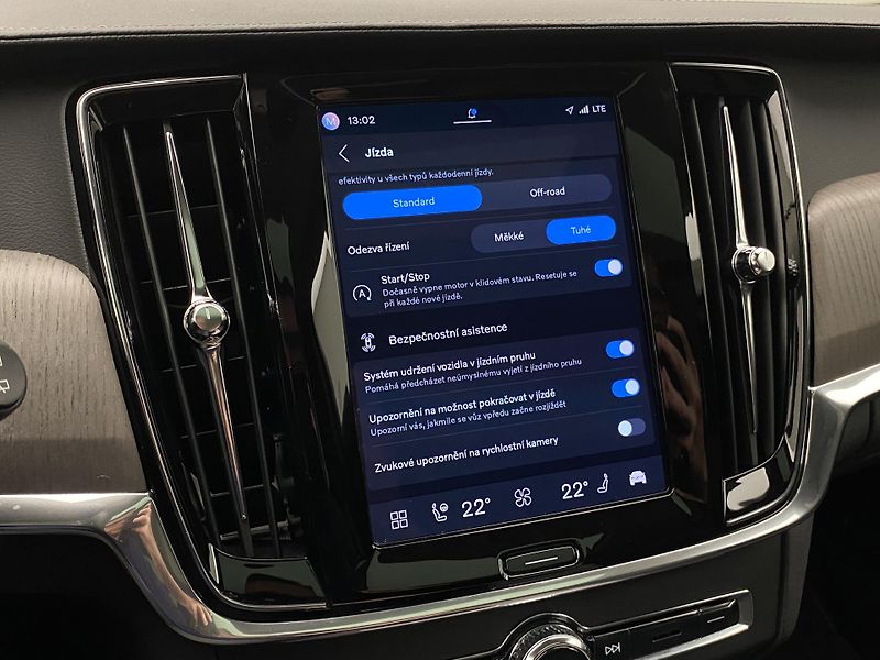 Volvo V90 CC B4 AWD MOMENTUM AUT - fotka 52 z 65