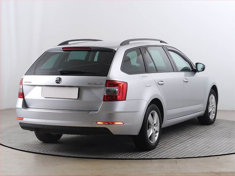 Škoda Octavia (2017) Ambition 1.4 TSI, Tempomat - fotka 5 z 16