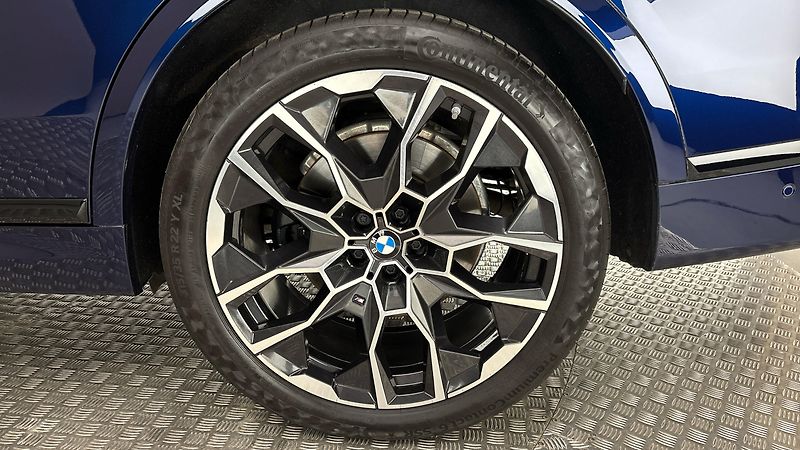 BMW X7 40i AUT xDrive M-paket - fotka 19 z 37