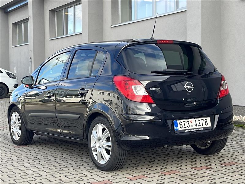 Opel Corsa 1,2 16V  Edition 111 AT - fotka 3 z 30