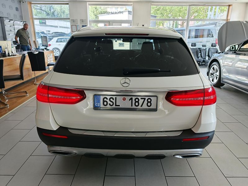 Mercedes-Benz Třídy E (2020) E220CDI All-terrain TOP VÝBAVA - fotka 6 z 25