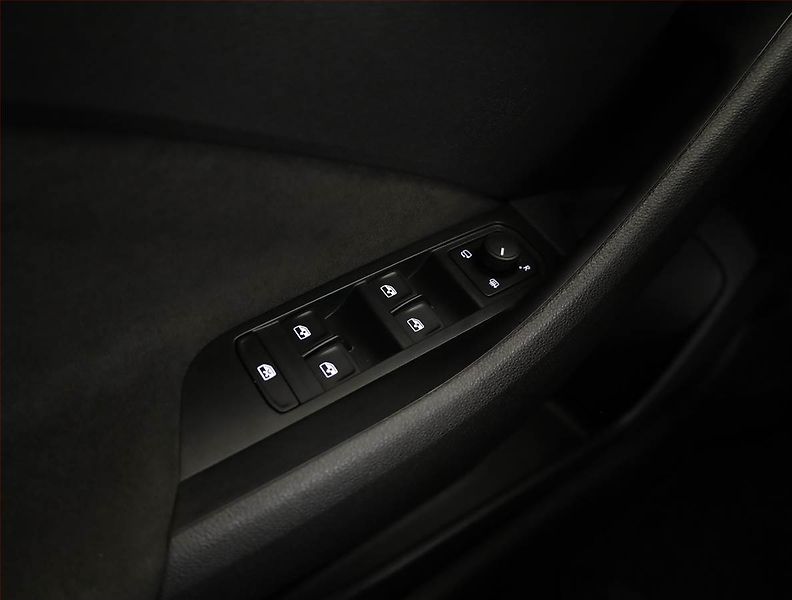 Škoda Scala (2024) 1.0 TSI - fotka 15 z 17