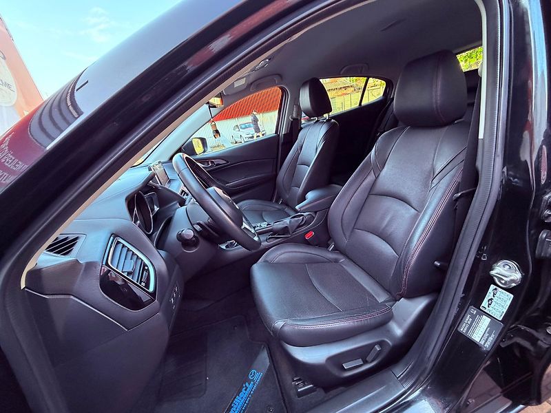 Mazda 3 2.0 Skyactiv Sports-Line Aut. - fotka 14 z 28