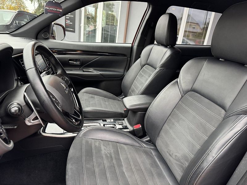 Mitsubishi Outlander (2019) 2.0i Mivec Automat LED 7Míst - fotka 25 z 50