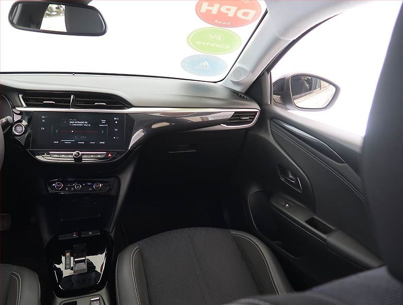 Opel Corsa (2023) Elegance 50 kWh, SoH 96% - fotka 8 z 28