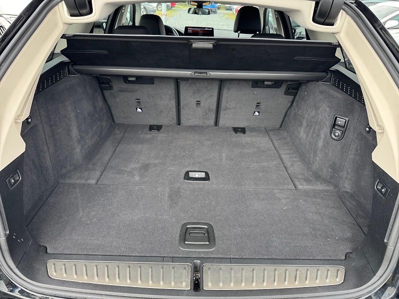 BMW Řada 5 (2023) xDRIVE 520d 140kW 4x4 CZ - fotka 6 z 11