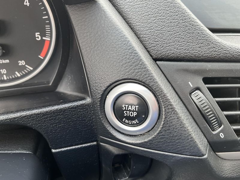 BMW X1 XDRIVE 18D - fotka 13 z 25