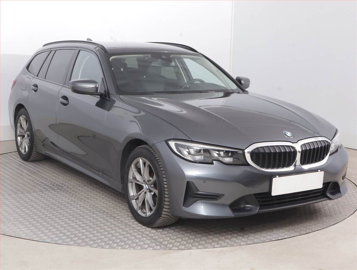 BMW Řada 3 Sport Line 318 d, Automat