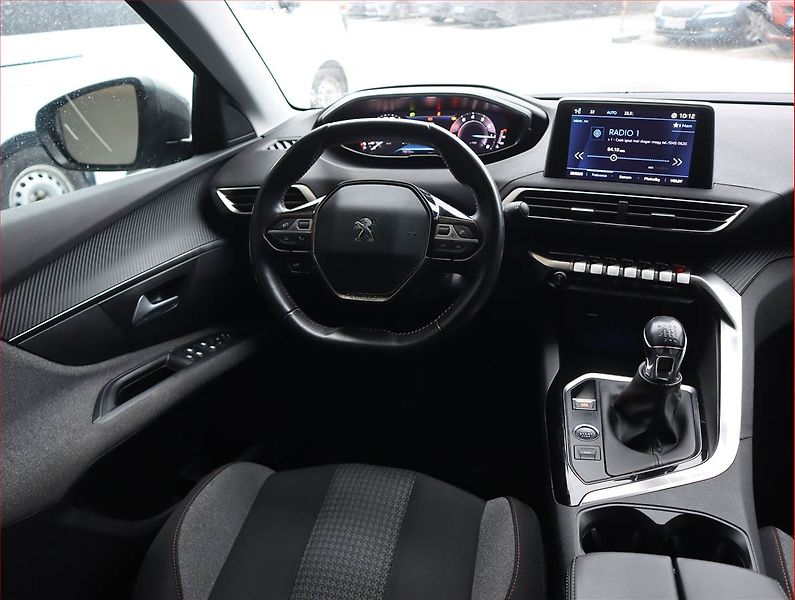 Peugeot 5008 (2021) PureTech 130, 7 míst - fotka 7 z 20