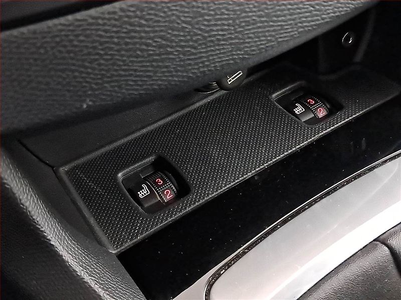 Peugeot 308 (2017) 1.2 PureTech, Serv.kniha - fotka 19 z 19