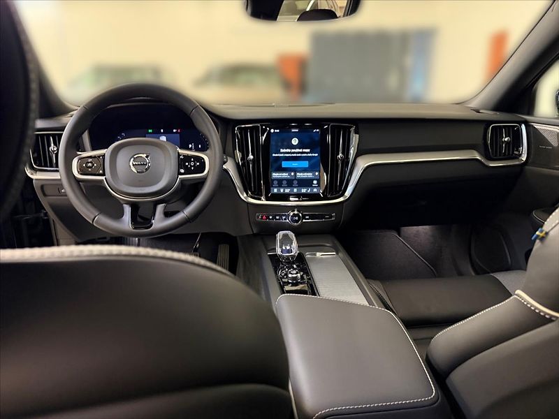 Volvo V60 (2026) 2,0 B4 Plus Dark  0282 - fotka 10 z 15