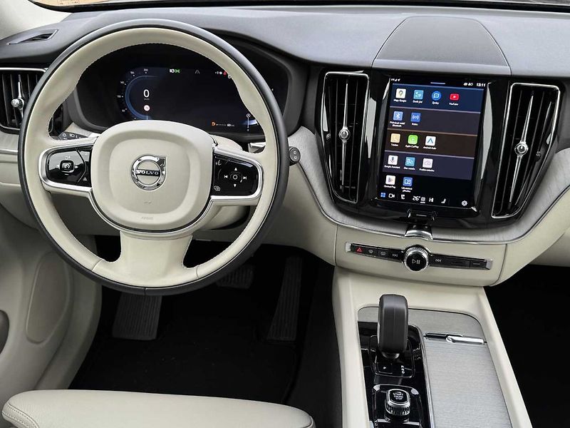 Volvo XC60 Plus B4 AWD Light paket - fotka 21 z 23