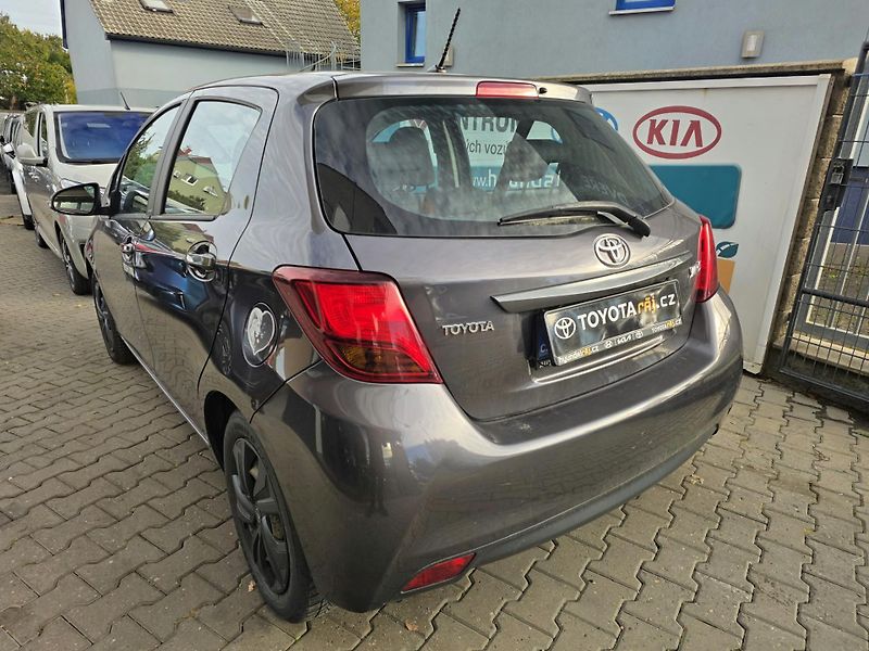 Toyota Yaris 1.3-KAMERA-VYHŘÍV.SED.-ISOFIX - fotka 8 z 14