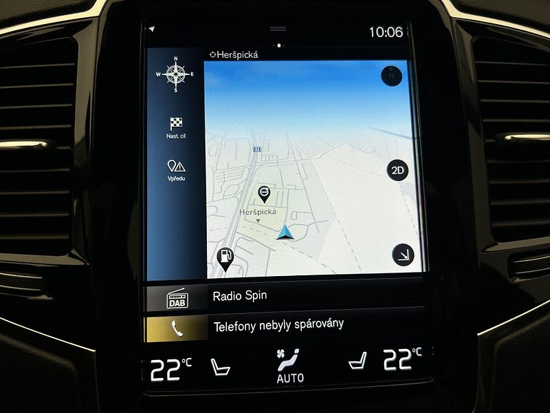 Volvo XC90 B5 AWD INSCRIPTION 7 MÍST - fotka 46 z 49