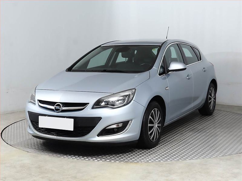 Opel Astra (2015) 1.4 T, LPG, po STK, udržované - fotka 2 z 15