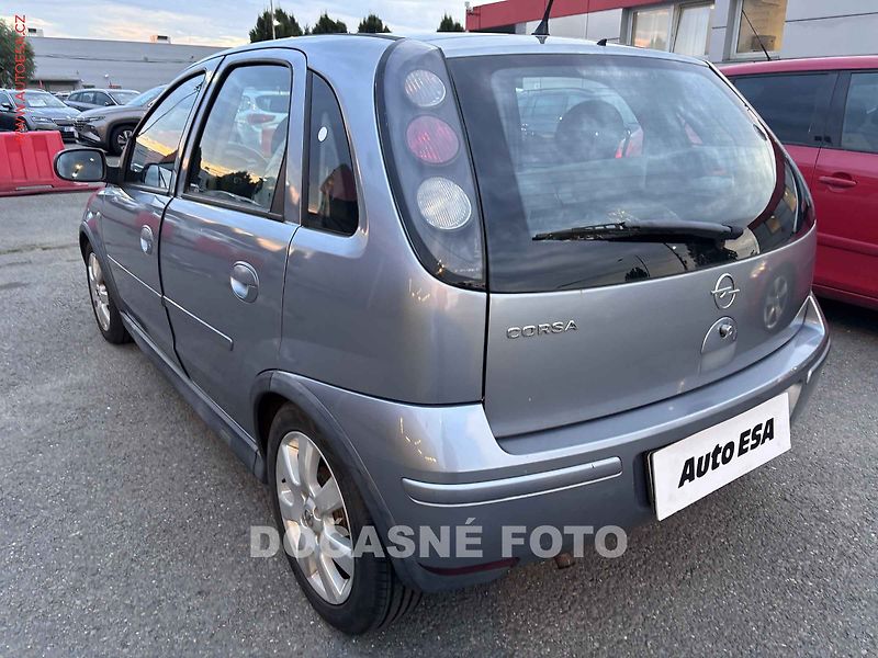 Opel Corsa (2005) 1.0i, AC, STK8/28 - fotka 2 z 3