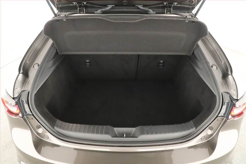 Mazda 3 (2021) 2.0 e-Skyactiv X - fotka 10 z 20