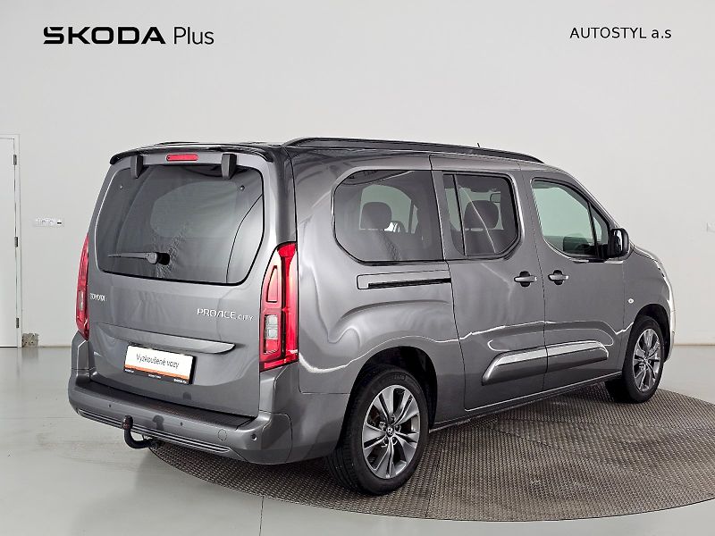 Toyota ProAce City Verso (2024) Long 1.2T FAMILY - fotka 2 z 30