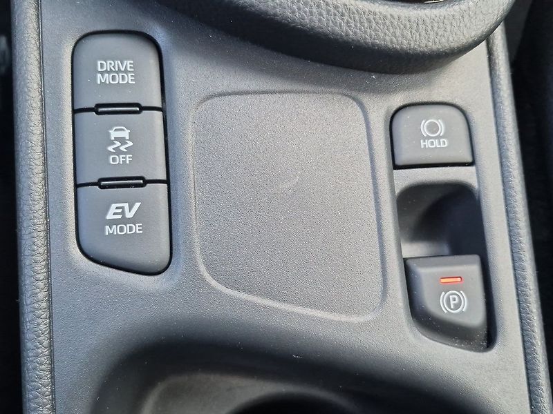 Toyota Yaris Cross 1.5HEV FWD Style 96kW - fotka 25 z 27