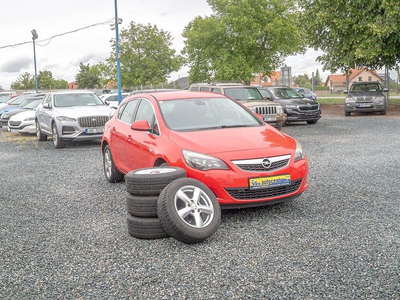 Opel Astra (2010) 1.7D 81KW – 2x KOLA - fotka 3 z 44