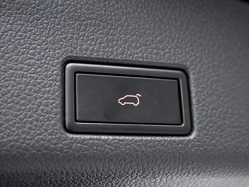 Volkswagen Sharan 2,0 TDI 130kW DSG 4Motion CZ - fotka 11 z 41