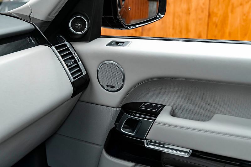Land Rover Range Rover SV Autobiography Long - fotka 17 z 39
