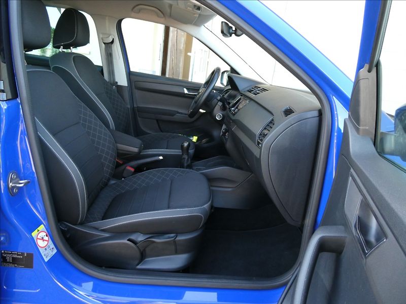 Škoda Fabia 1,0 TSi 70kW BLACK,2x kola,ČR - fotka 25 z 39