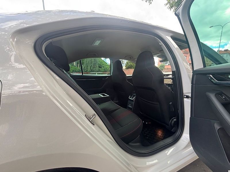 Škoda Octavia 2.0TDi-135KW/2019/CZ.4X4-ZÁRUK - fotka 22 z 52