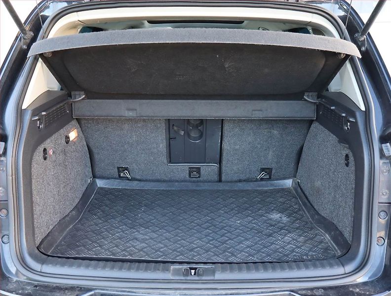 Volkswagen Tiguan (2010) R-Line 2.0 TSI, 4X4, Automat - fotka 14 z 19