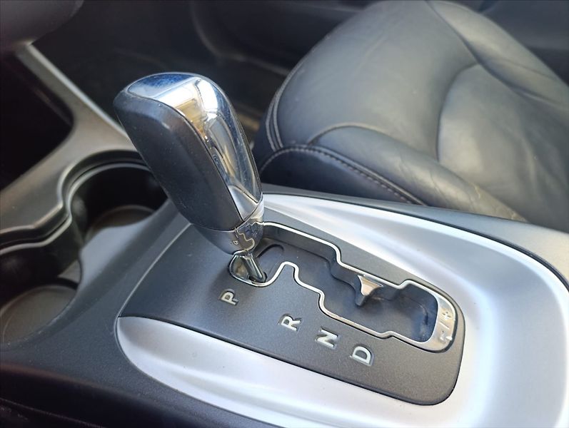 Fiat Freemont 2,0 MULTIJET 7MÍST AWD AT NAVI - fotka 33 z 41