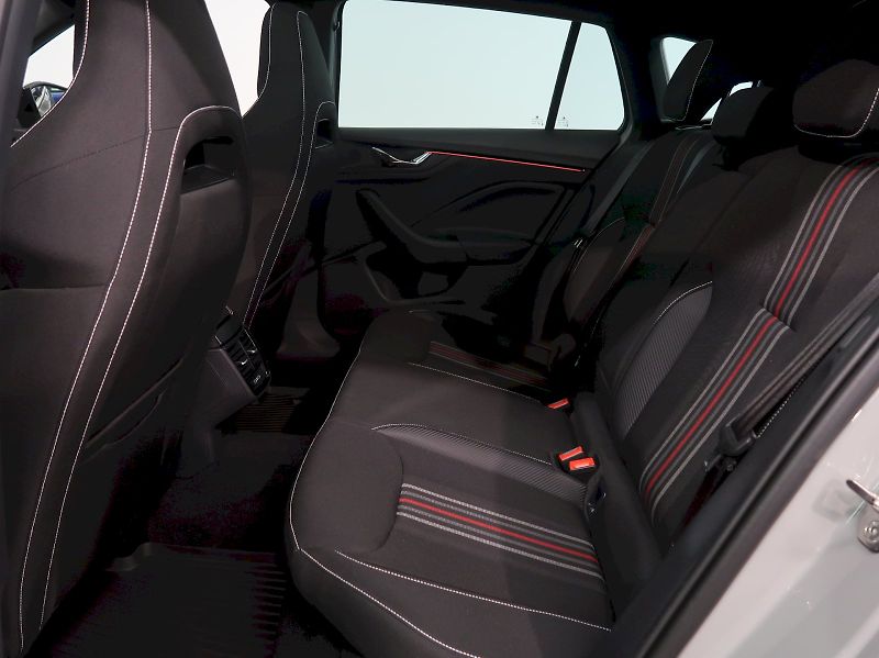 Škoda Scala (2025) MONTE CARLO 1.5TSI 110KW DSG P - fotka 16 z 40