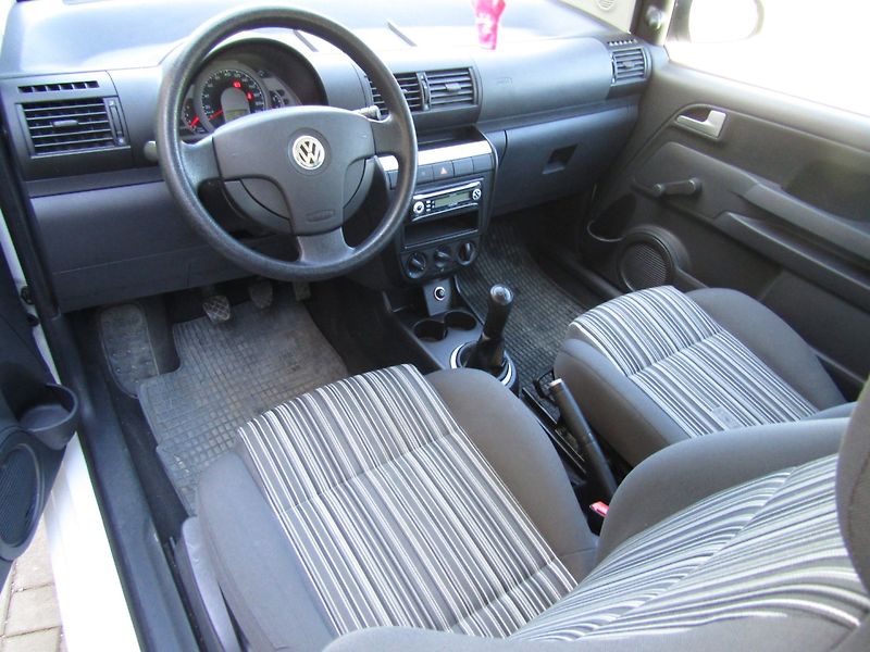 Volkswagen Fox (2008) 1.2i - fotka 13 z 30