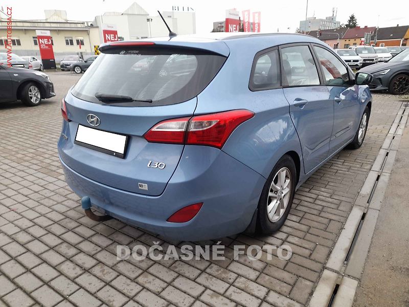 Hyundai i30 (2012) 1.6i, 1.maj,ČR, Trikolor, AC - fotka 2 z 3