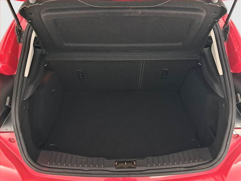 Ford Focus (2018) 1.6 i - fotka 14 z 16